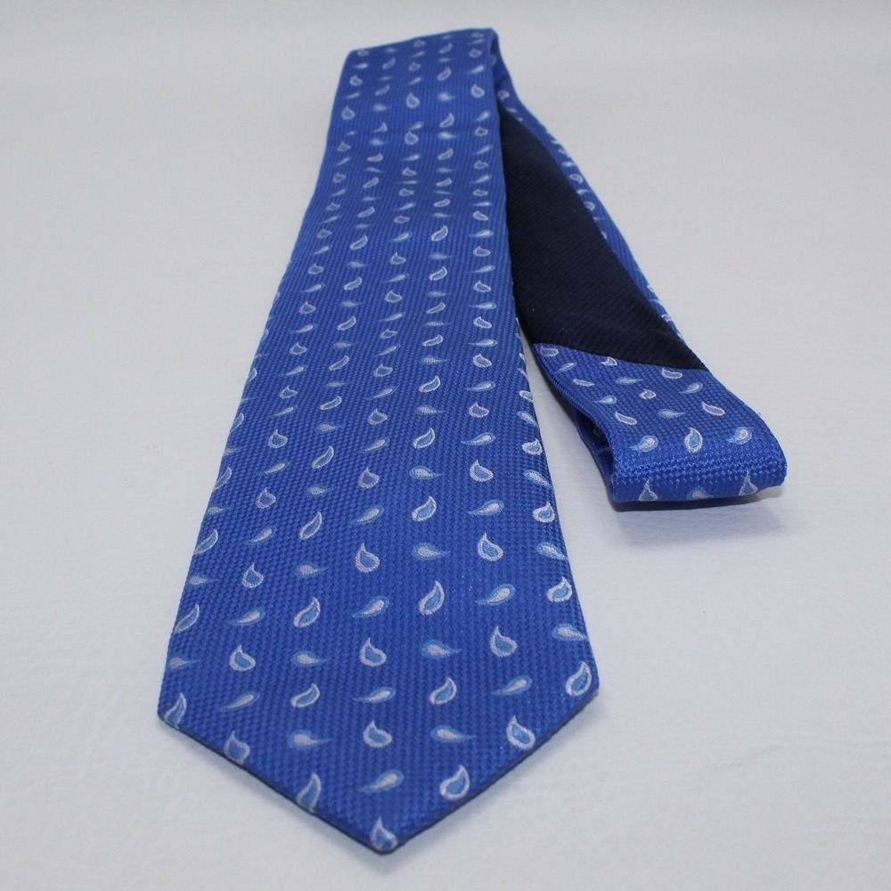 Roundtree & Yorke Trademark Mens Blue Silk Paisley Teardrop Necktie RN58909